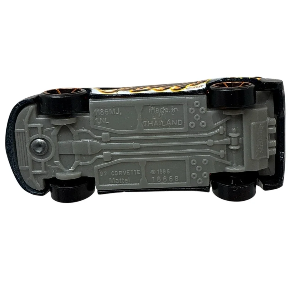 2012‎ Hot Wheels Heat Fleet 1997 Chevy Corvette C5 Black w/Orange Flames